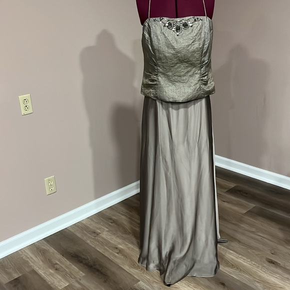 Mother of the Bride Dress Jewels Fancy - Picture 2 of 4